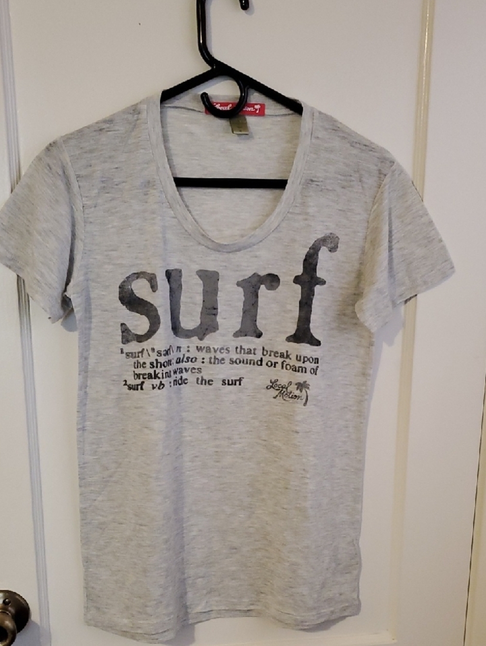 Alternative Gray 'Surf' Scoop Neck Short Sleeve Tee